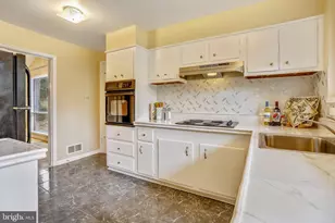 6048 Rossmore Dr, Bethesda, MD 20814 - Photo 7