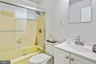 6048 Rossmore Dr, Bethesda, MD 20814 - Photo 13