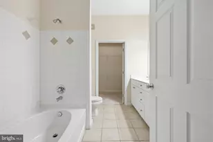 7 Booth St, Gaithersburg, MD 20878 - Photo 27