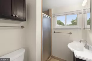 11400 Cloverhill Dr, Silver Spring, MD 20902 - Photo 21