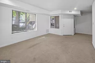 18430 Bishopstone Ct, Montgomery Village, MD 20886 - Photo 5