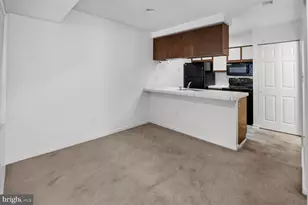 18430 Bishopstone Ct, Montgomery Village, MD 20886 - Photo 11