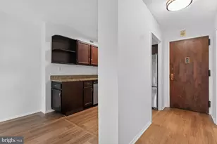 5225 Pooks Hill Rd, Bethesda, MD 20814 - Photo 11