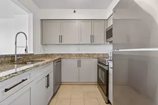 10101 Grosvenor Pl, North Bethesda, MD 20852 - Photo 5