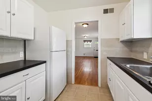 9923 Mayfield Dr, Bethesda, MD 20817 - Photo 9