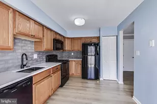 20117 Locustdale Dr, Germantown, MD 20876 - Photo 11