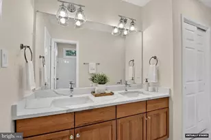 13621 Pine View Ln, Rockville, MD 20850 - Photo 37