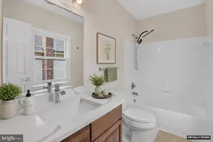 13621 Pine View Ln, Rockville, MD 20850 - Photo 41