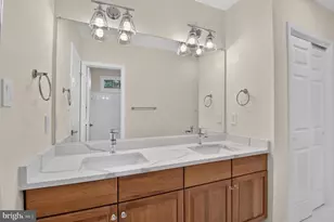 13621 Pine View Ln, Rockville, MD 20850 - Photo 37