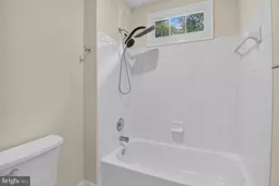 13621 Pine View Ln, Rockville, MD 20850 - Photo 39