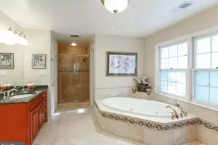 9720 Holloway Hill Ct, Potomac, MD 20854 - Photo 13