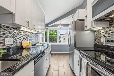 7034 Strathmore Street #306, Chevy Chase, MD 20815 - Photo 9