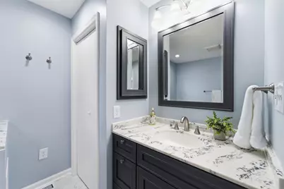8105 Buckspark Lane E, Potomac, MD 20854 - Photo 33
