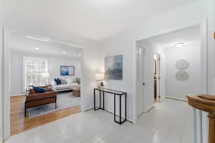 8105 Buckspark Ln E, Potomac, MD 20854 - Photo 5