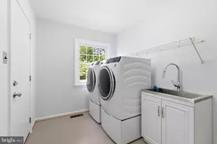 8105 Buckspark Ln E, Potomac, MD 20854 - Photo 23