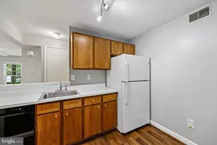 7919 Foxcrest Ct, Potomac, MD 20854 - Photo 23