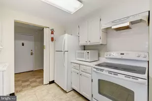 4601 Park Ave, Chevy Chase, MD 20815 - Photo 7