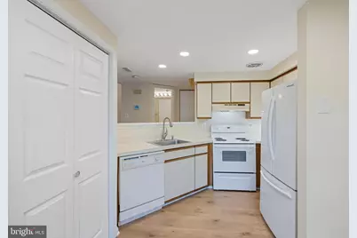 8807 Rosemark Court, Montgomery Village, MD 20886 - Photo 13