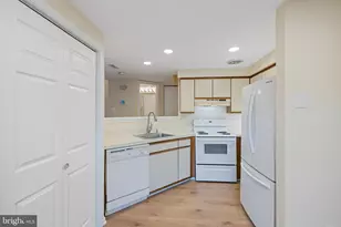 8807 Rosemark Ct, Montgomery Village, MD 20886 - Photo 13