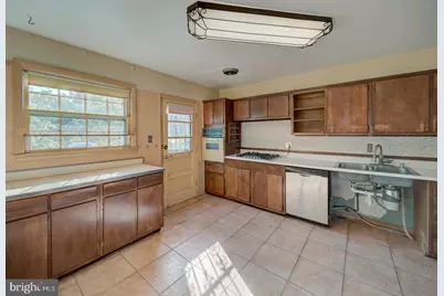 9842 Belhaven Road, Bethesda, MD 20817 - Photo 15