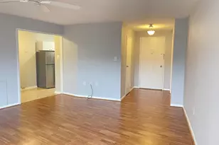 10201 Grosvenor Pl, Rockville, MD 20852 - Photo 5
