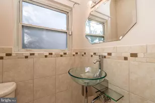 9322 W Parkhill Dr, Bethesda, MD 20814 - Photo 7