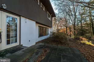 9322 W Parkhill Dr, Bethesda, MD 20814 - Photo 27