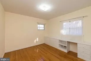 9322 W Parkhill Dr, Bethesda, MD 20814 - Photo 11