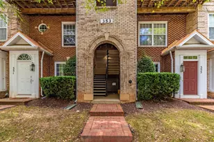 353 Fallsgrove Dr, Rockville, MD 20850 - Photo 35