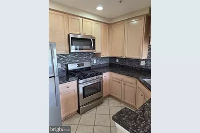 353 Fallsgrove Drive #51, Rockville, MD 20850 - Photo 5