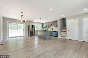10301 Bloom Dr, Damascus, MD 20872 - Photo 7