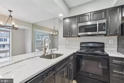 9861 Lake Shore Drive, Gaithersburg, MD 20886 - Photo 11