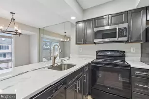 9861 Lake Shore Dr, Gaithersburg, MD 20886 - Photo 11