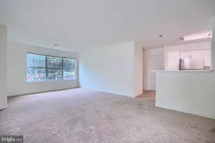 18519 Boysenberry Dr, Gaithersburg, MD 20879 - Photo 5
