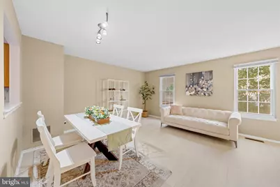 18726 Pikeview Drive, Germantown, MD 20874 - Photo 7