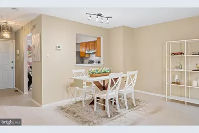 18726 Pikeview Drive, Germantown, MD 20874 - Photo 9