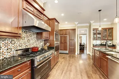 9909 Avenel Farm Drive, Potomac, MD 20854 - Photo 13