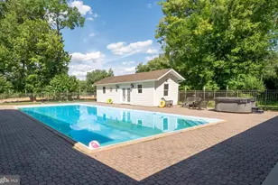 10805 Glen Rd, Potomac, MD 20854 - Photo 7