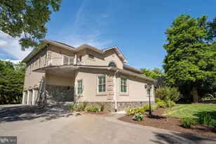10805 Glen Rd, Potomac, MD 20854 - Photo 9