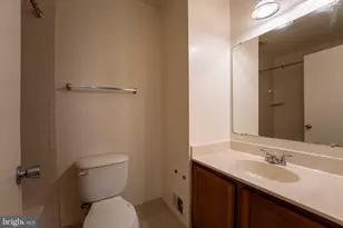 18246 Fox Chase Cir, Olney, MD 20832 - Photo 15