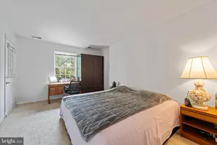 18334 Streamside Dr, Gaithersburg, MD 20879 - Photo 15