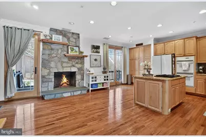 105 Crofton Hill Lane, Rockville, MD 20850 - Photo 13