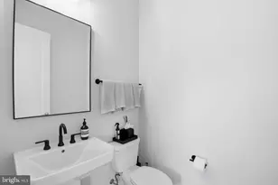 7027 Artesa Ln, Bethesda, MD 20817 - Photo 17