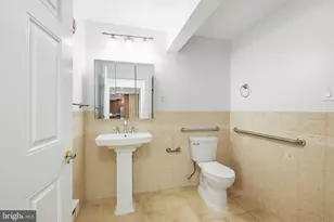 711 Lamberton Dr, Silver Spring, MD 20902 - Photo 23