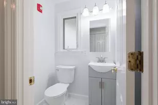 711 Lamberton Dr, Silver Spring, MD 20902 - Photo 25