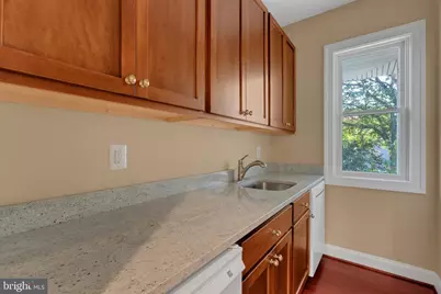 7607 Newmarket Drive, Bethesda, MD 20817 - Photo 9