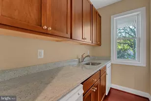7607 Newmarket Dr, Bethesda, MD 20817 - Photo 9