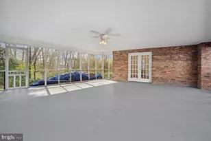 5801 Hillburne Way, Chevy Chase, MD 20815 - Photo 17