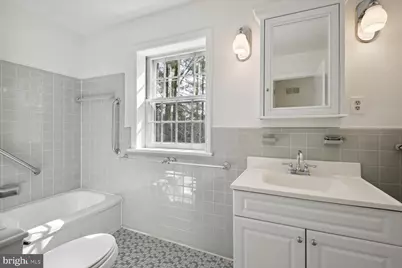 5801 Hillburne Way, Chevy Chase, MD 20815 - Photo 25