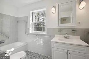 5801 Hillburne Way, Chevy Chase, MD 20815 - Photo 25